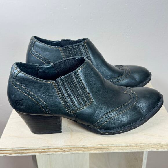 Born Women’s Western BootiesChattel Brogue Wing-Tip Ankle Black Sz 9.5 Cowgirl - Picture 1 of 10